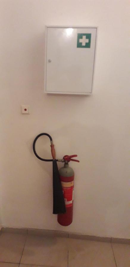 Safe & Cool Apartment كاندية المظهر الخارجي الصورة