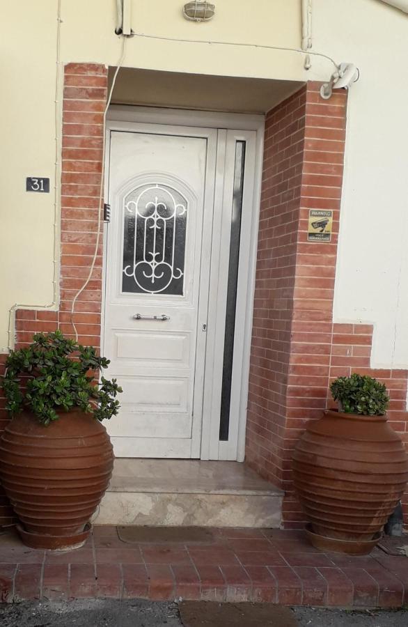 Safe & Cool Apartment كاندية المظهر الخارجي الصورة